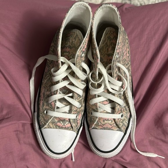 Women’s high top Converse size 6 - Picture 1 of 7